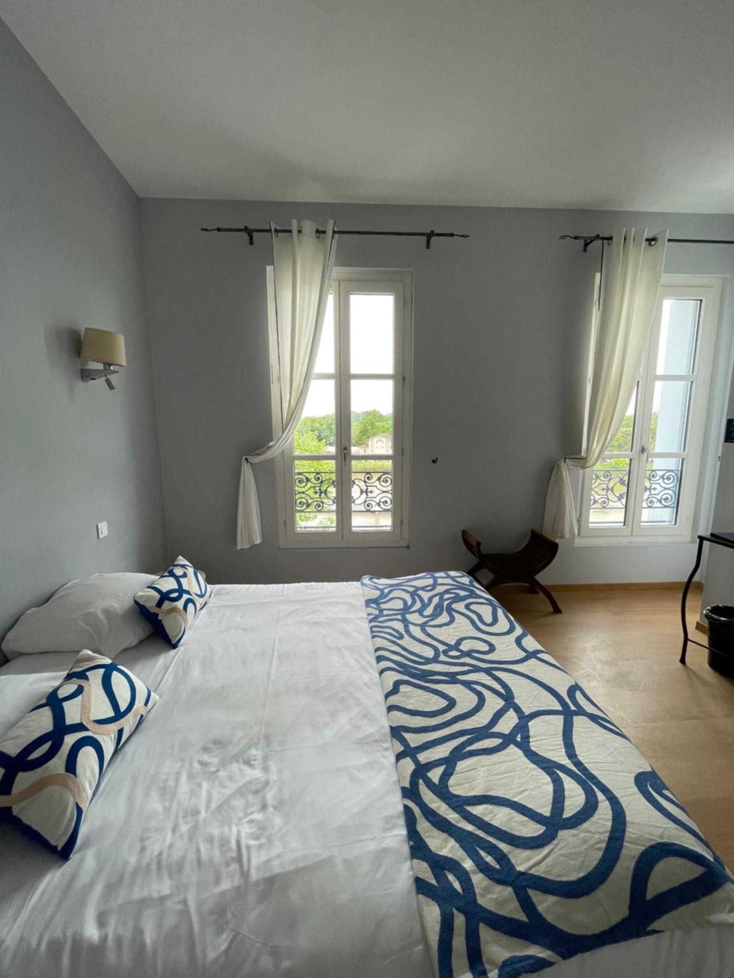 Logis Hotel De La Tour Libourne Dış mekan fotoğraf